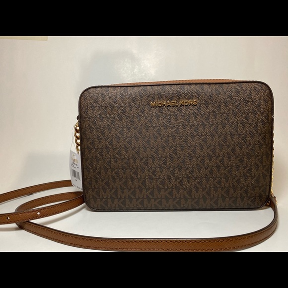 selling my MK bag - Picture 2 of 4